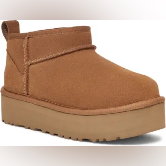Ugg Classic Mini Platform Shearling Boots Big Kid Size 6 Women Size 7 Euro 38
